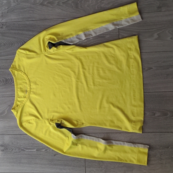 Yellow Roxy Women's Long Sleeve Mesh Workout Top Size Medium - Picture 1 of 5